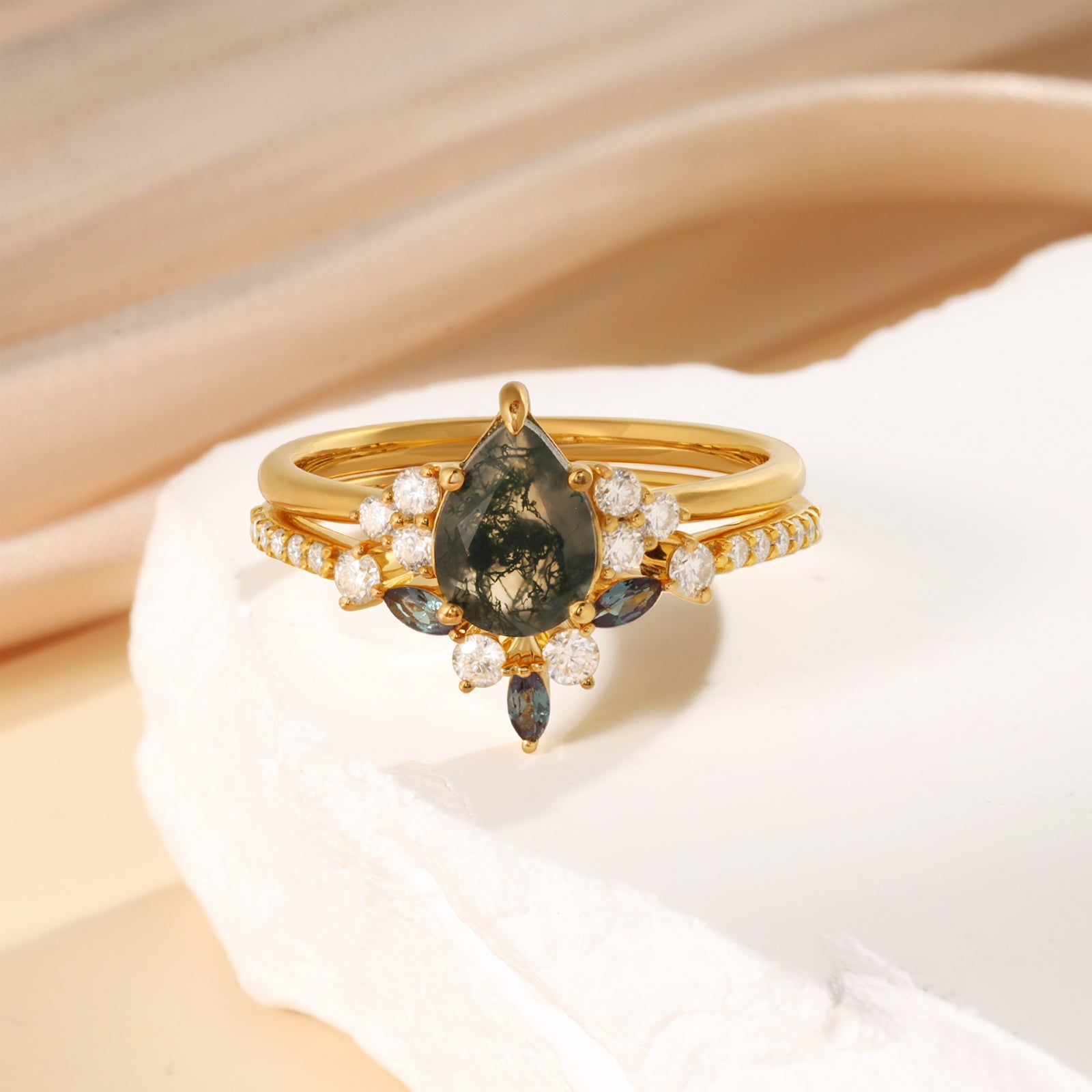 Abigail Moss Agate Engagement Ring Set Pear Cut 18K Gold Nature Inspired Ring Vintage Gemstone Bridal Ring Moss Agate Ring